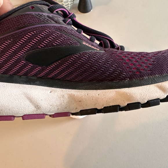 Brooks Ghost 12 Running Shoes (Size 7) - Picture 10 of 10